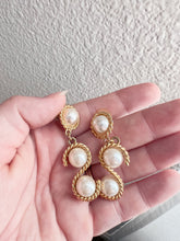 Load image into Gallery viewer, Gold and Pearl Earrings
