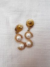 Load image into Gallery viewer, Gold and Pearl Earrings