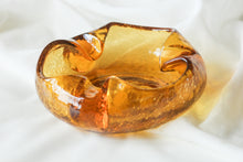 Load image into Gallery viewer, Crackle Glass Amber Bowl
