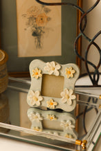 Load image into Gallery viewer, Little Daisy Photo Frame