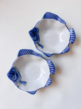 Load image into Gallery viewer, Blue and White Fish Dishes