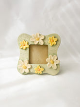 Load image into Gallery viewer, Little Daisy Photo Frame