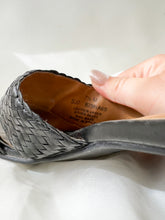 Load image into Gallery viewer, Black Weave Block Heels - Size 7.5