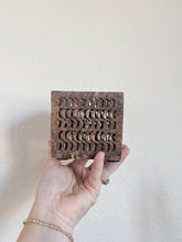 Load image into Gallery viewer, Crescent Moon Candle Holder