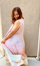 Load image into Gallery viewer, Floral Flowy Maxi Dress - Size L