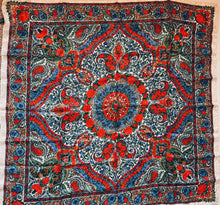 Load image into Gallery viewer, Silk Floral Scarf
