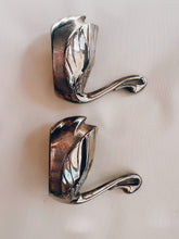 Load image into Gallery viewer, Silver Swan Swan Candle Holders
