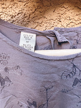 Load image into Gallery viewer, Lilac Silk Blouse - Size M