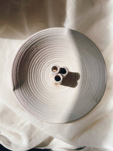 Load image into Gallery viewer, Ivory Ikebana Flower Vase