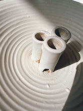 Load image into Gallery viewer, Ivory Ikebana Flower Vase