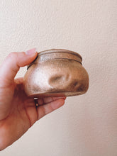 Load image into Gallery viewer, Little Brass Floral Compact