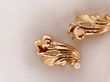 Load image into Gallery viewer, Swirling Gold and Pearl Earrings