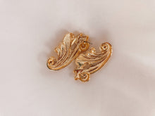 Load image into Gallery viewer, Swirling Gold and Pearl Earrings