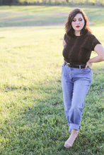 Load image into Gallery viewer, Levi 550s Relaxed Fit - Size 12