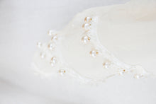 Load image into Gallery viewer, Ivory and Pearl Scarf