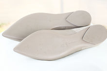 Load image into Gallery viewer, Preloved Mercedes Castillo Loafers - Size 5