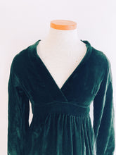 Load image into Gallery viewer, Green Velvet Floor Length Gown