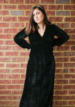 Load image into Gallery viewer, Green Velvet Floor Length Gown
