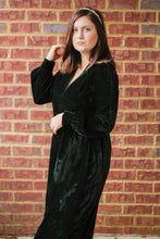 Load image into Gallery viewer, Green Velvet Floor Length Gown
