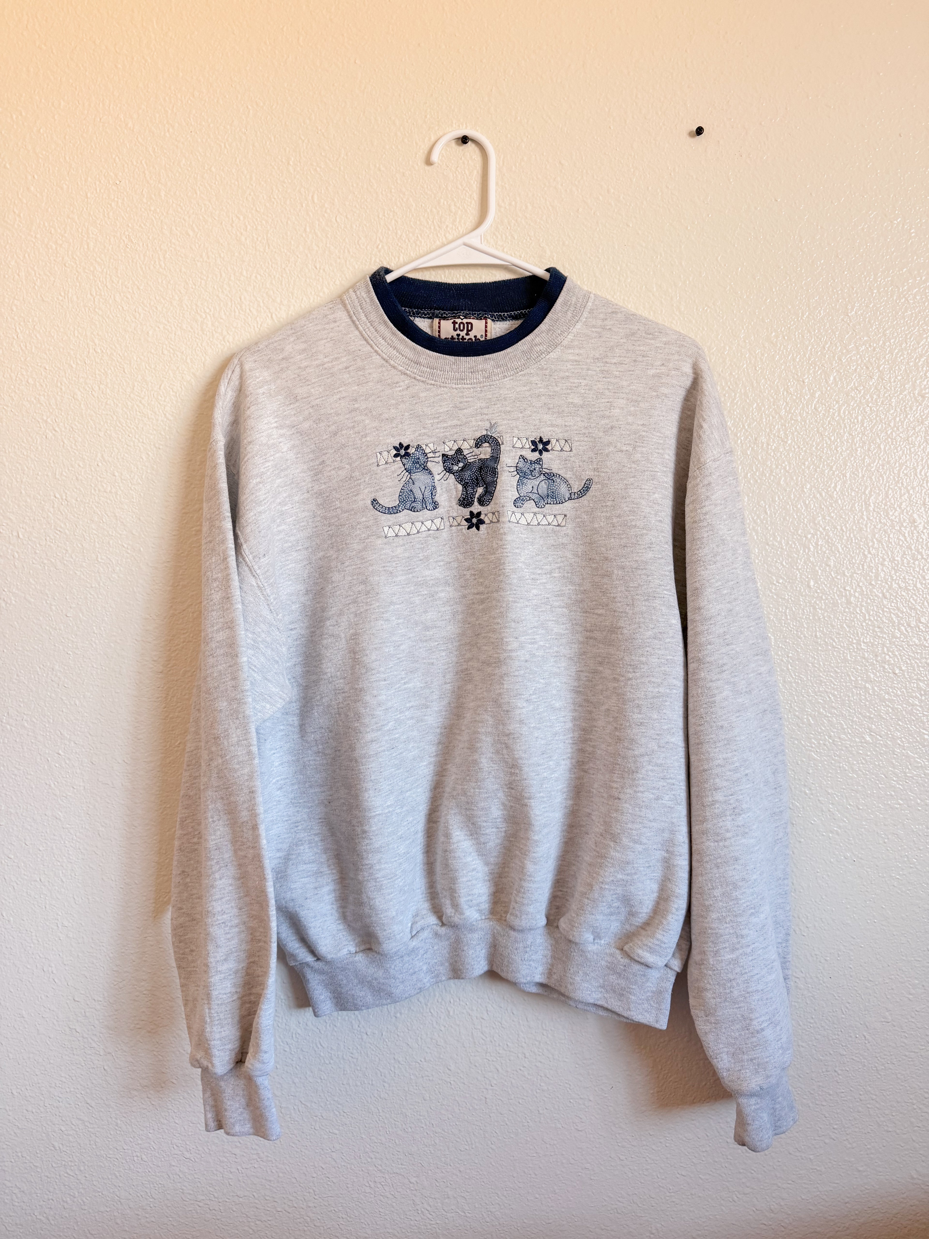 Blue and Grey Cat Crewneck - M