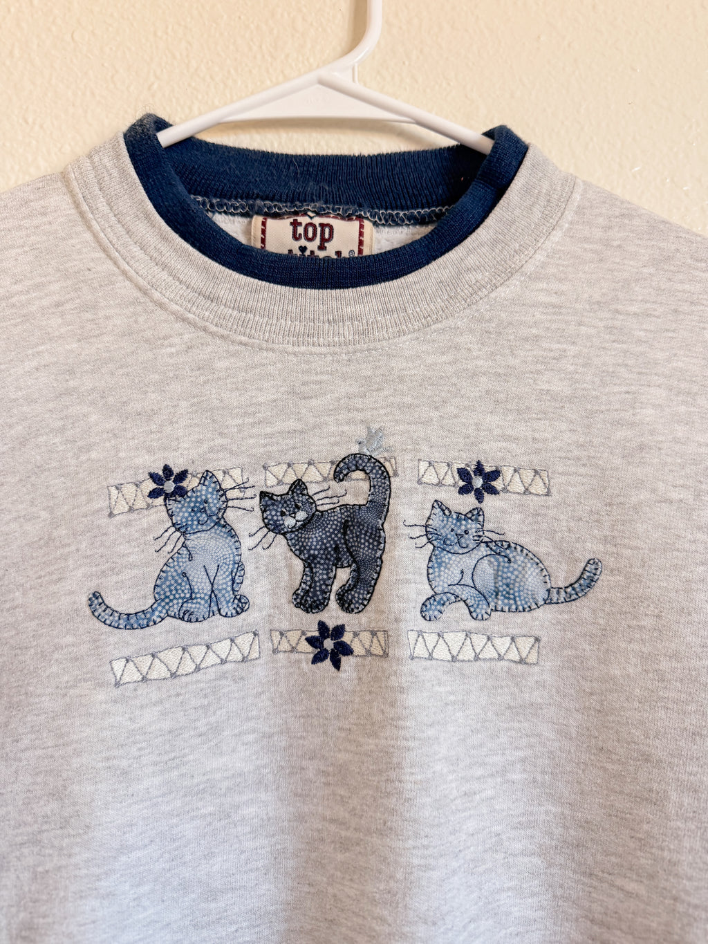 Blue and Grey Cat Crewneck - M