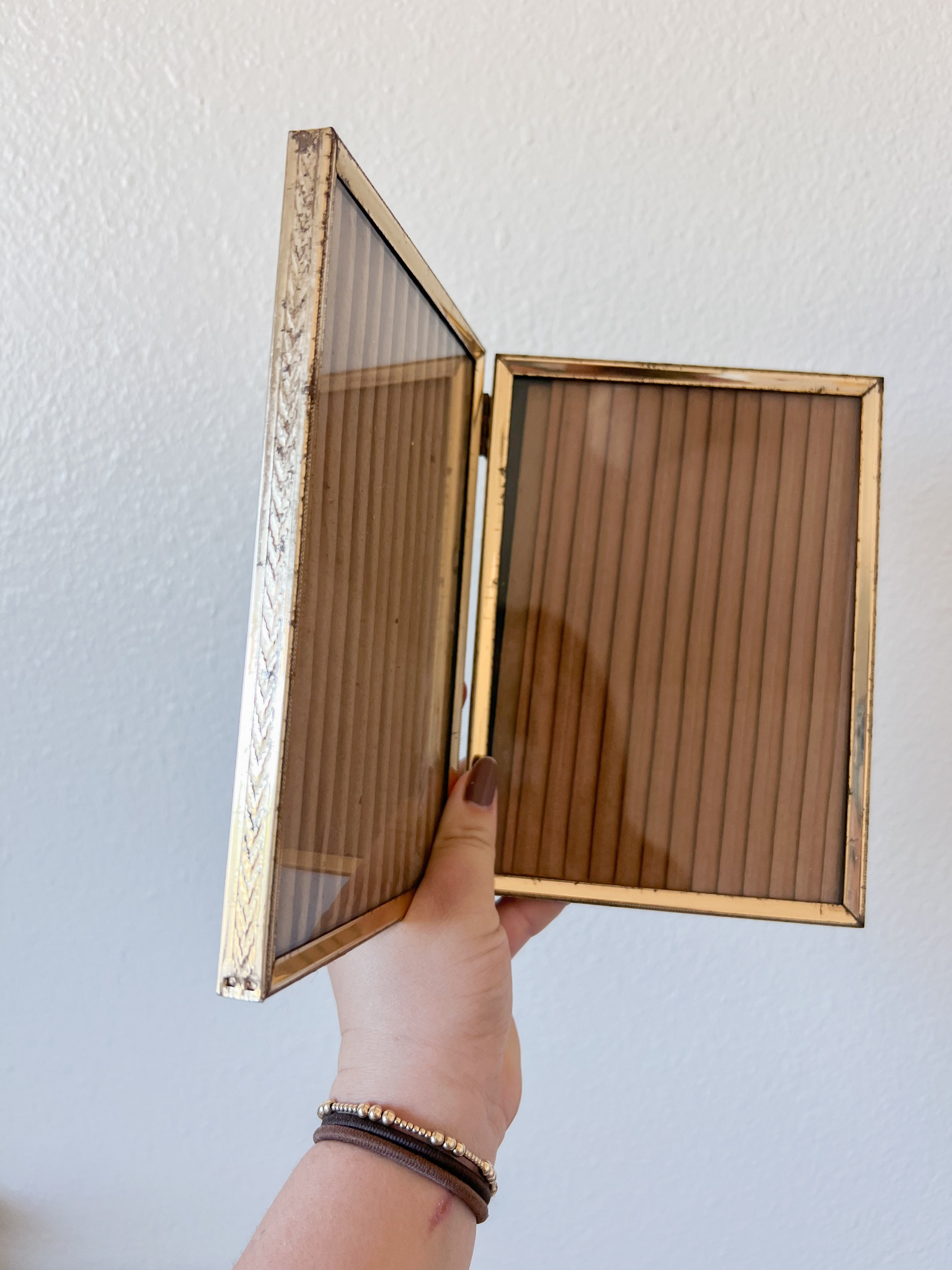 5x7 Hinged Photo Frame