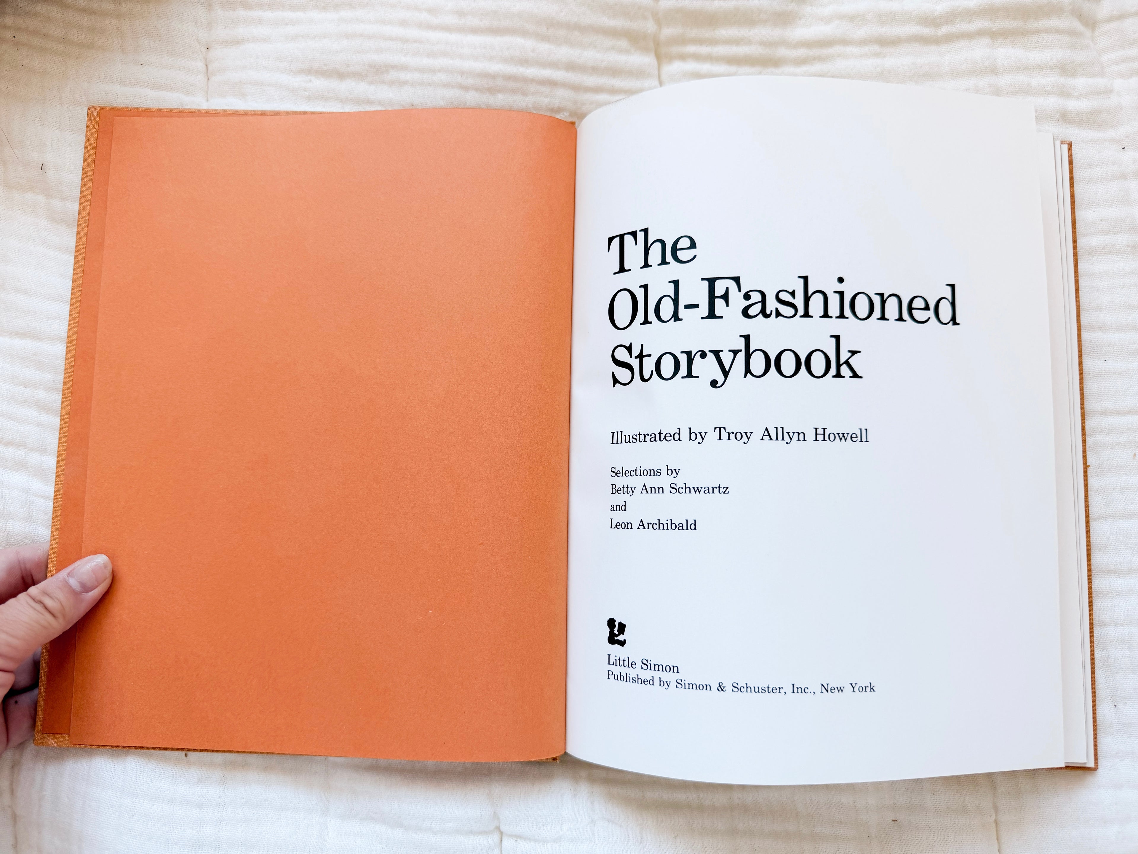 The Old Fashioned Story Book