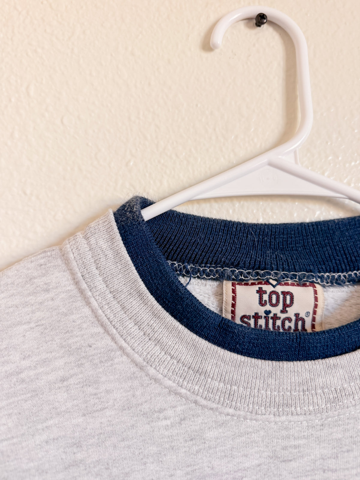 Blue and Grey Cat Crewneck - M