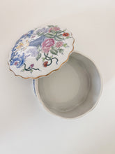 Load image into Gallery viewer, Porcelain Trinket Box
