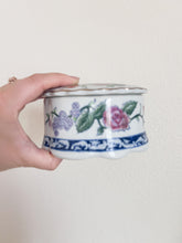 Load image into Gallery viewer, Porcelain Trinket Box
