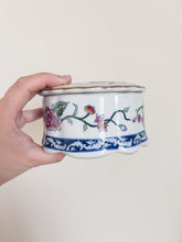 Load image into Gallery viewer, Porcelain Trinket Box
