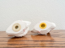 Load image into Gallery viewer, Swan Salt and Pepper Shakers
