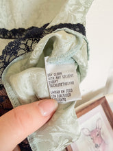 Load image into Gallery viewer, Silky Sage and Black Tank - Size M
