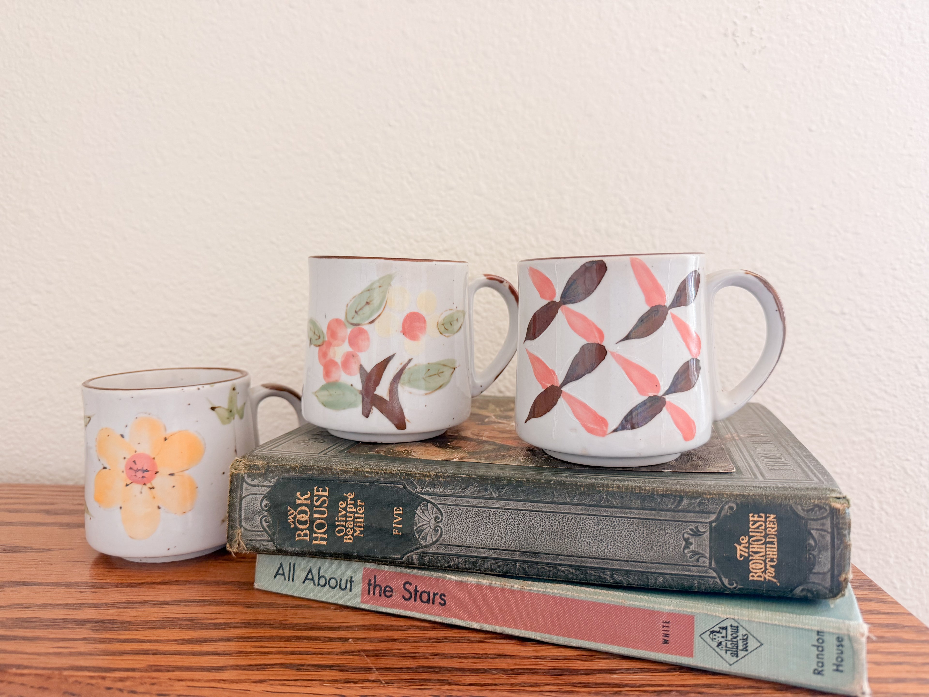 Hand-Painted Floral Mug Set