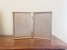 Load image into Gallery viewer, 5x7 Hinged Photo Frame
