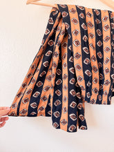 Load image into Gallery viewer, Geometric Capris Size S/M
