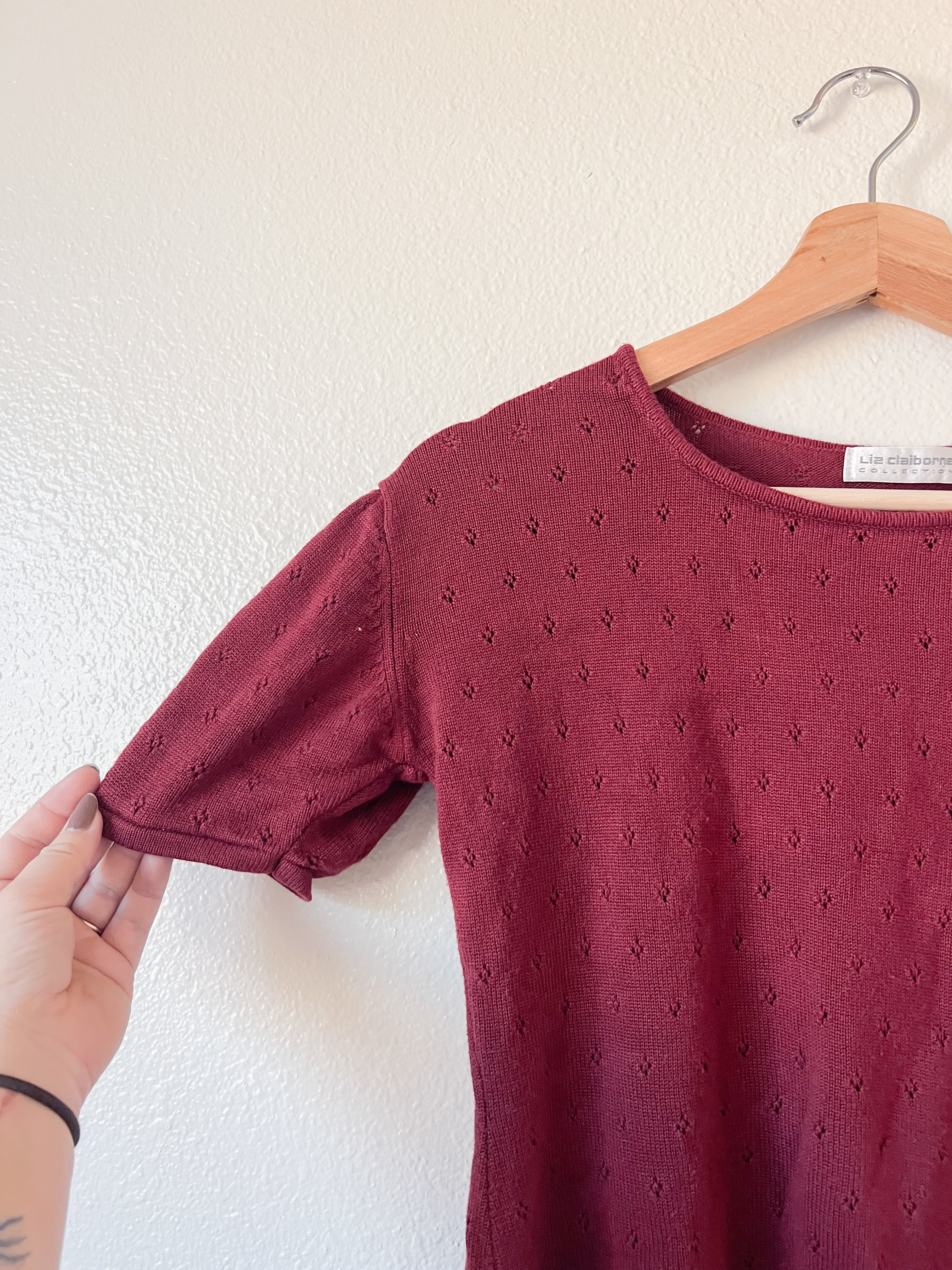 Maroon Short Sleeved Sweater - Size M