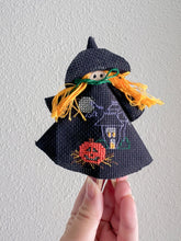 Load image into Gallery viewer, Little Clothespin Witch
