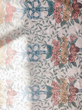 Load image into Gallery viewer, Vintage Botanical Throw Blanket
