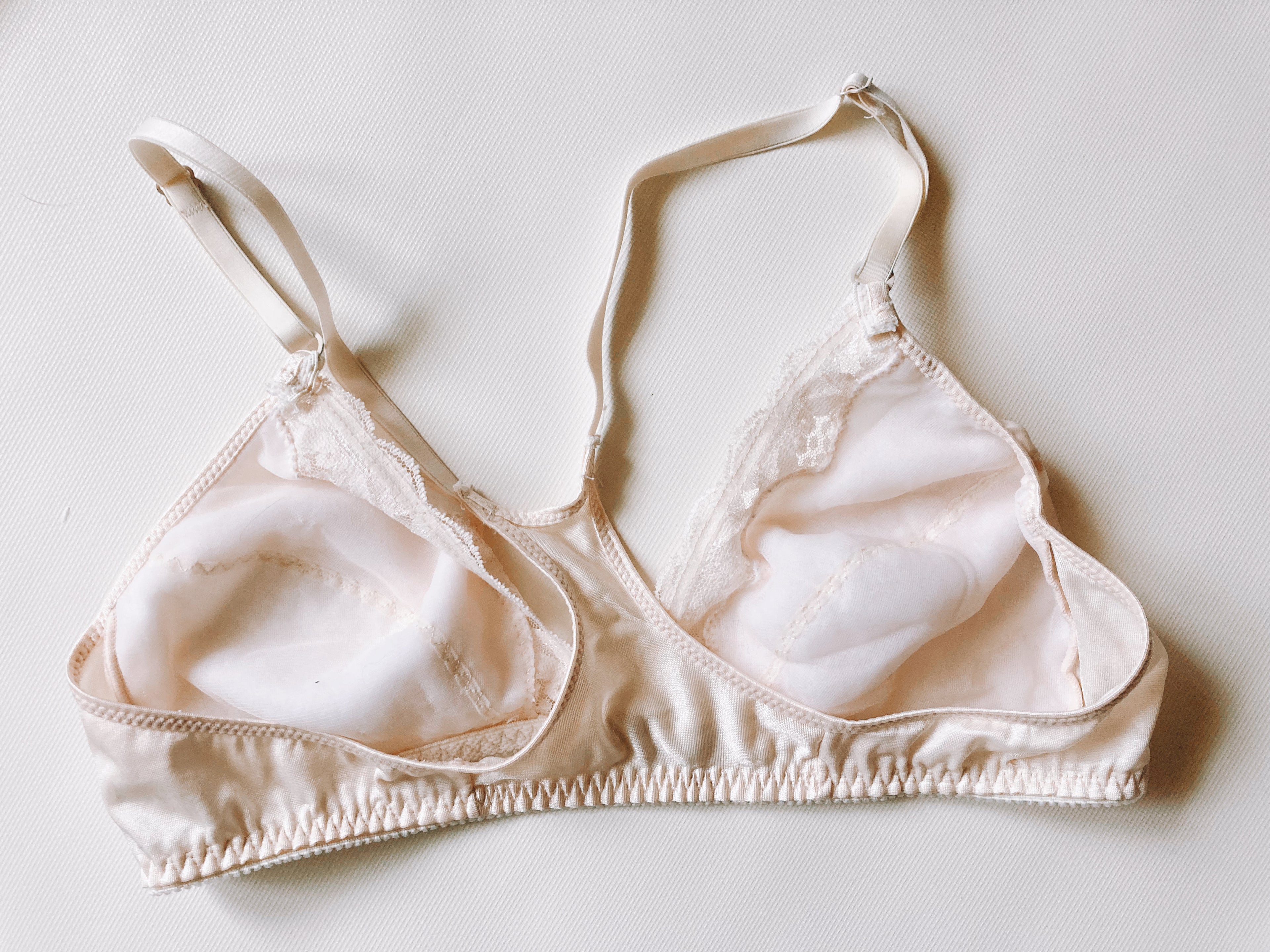 Vintage Ivory Lacy Bralette - 36B