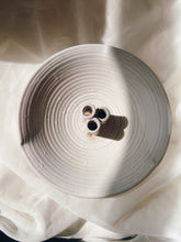 Load image into Gallery viewer, Ivory Ikebana Flower Vase
