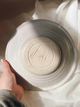 Load image into Gallery viewer, Ivory Ikebana Flower Vase
