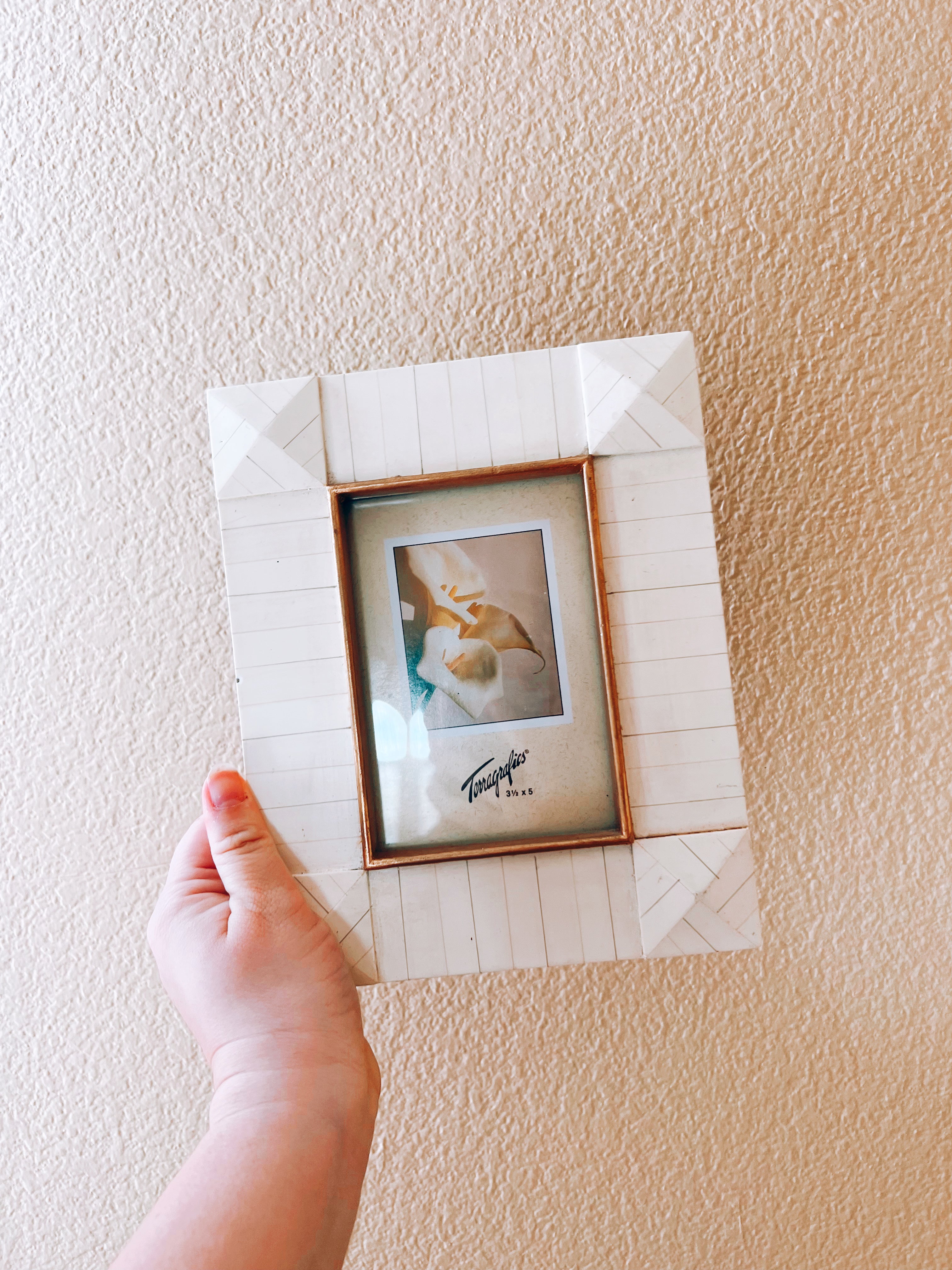 Ivory Striped 3.5x5 Photo Frame