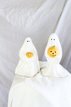 Load image into Gallery viewer, Pair of Vintage Ceramic Ghosts
