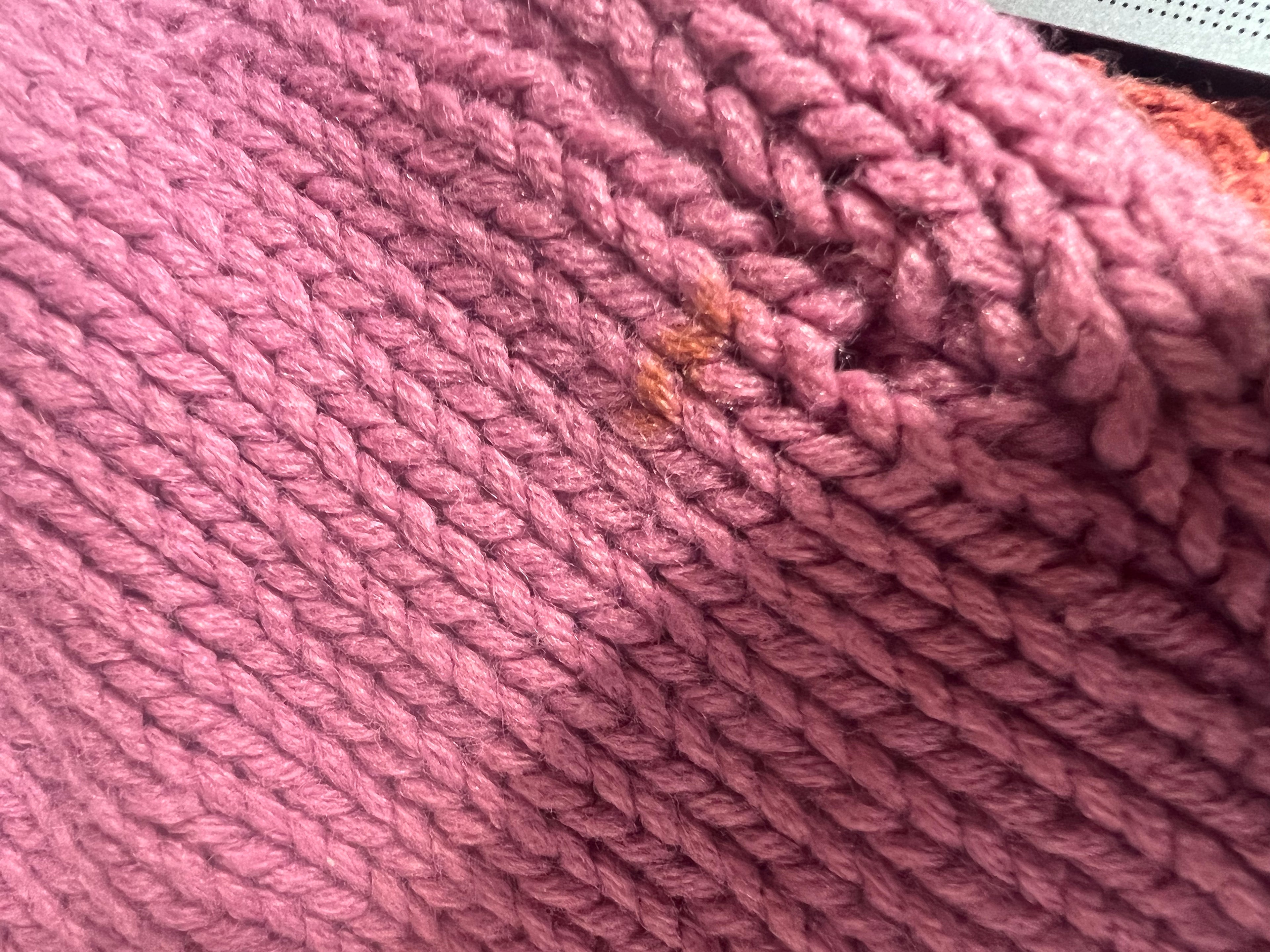 Mauve Cable-Knit Sweater - size M/L